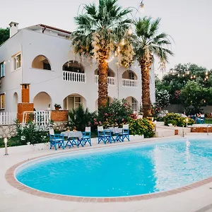 Dilek Ağacı Butik - Karaburun Otel
